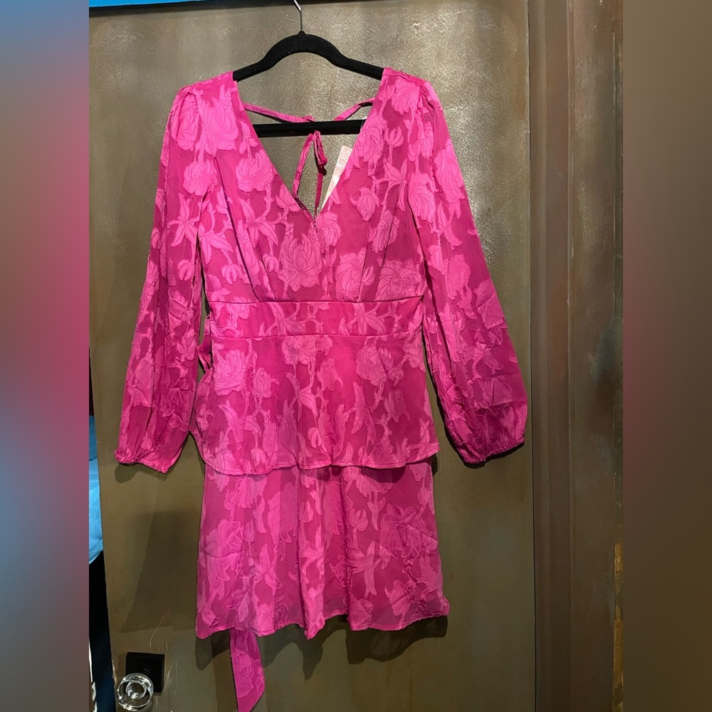 FUSCHIA PINK PEPLUM MINI DRESS FLORAL ACCENTS BRAND NEW - Picture 7 of 9
